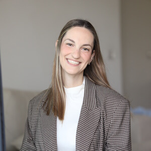 300x300 - Reut Basist